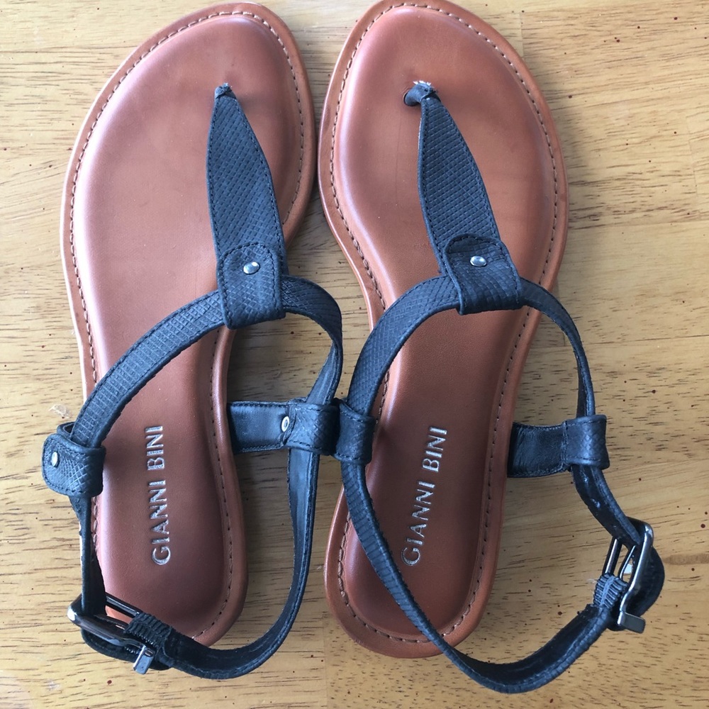 Gianni Bini sandals